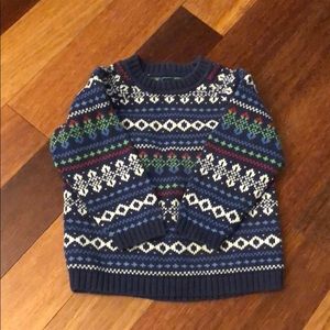Gap sweater